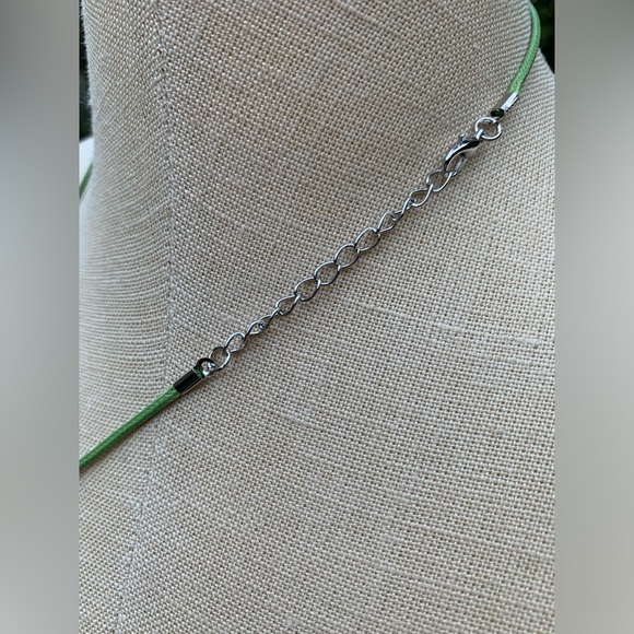 Handmade Resin Crystal Sage Star Amulet Necklace - Picture 8 of 8